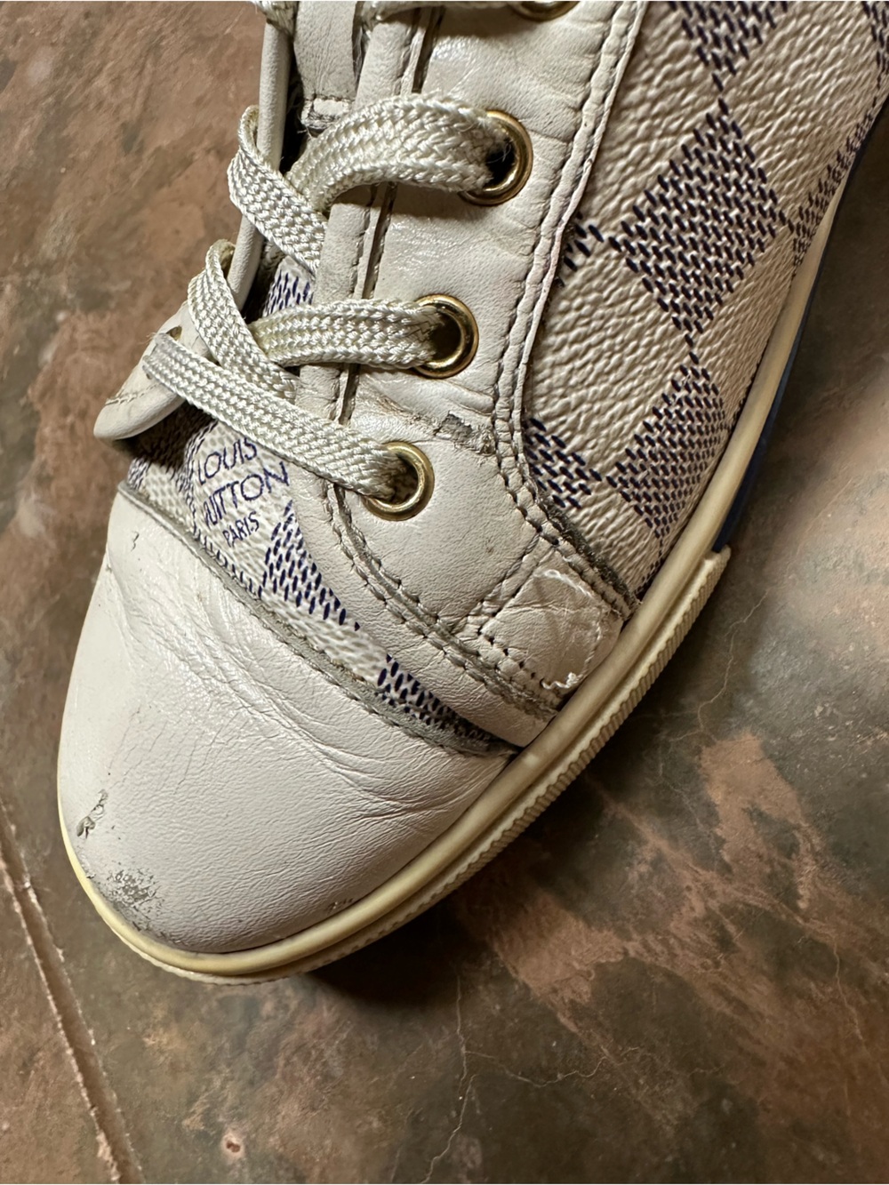 Louis Vuitton Damier Azur Low-Top Sneakers - Picture 9 of 10